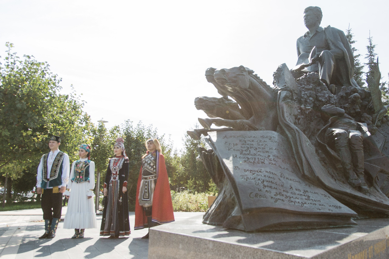 Пусть  лик Мустая будет символом нашего неделимого культурного пространства: Тимербулат Каримов 