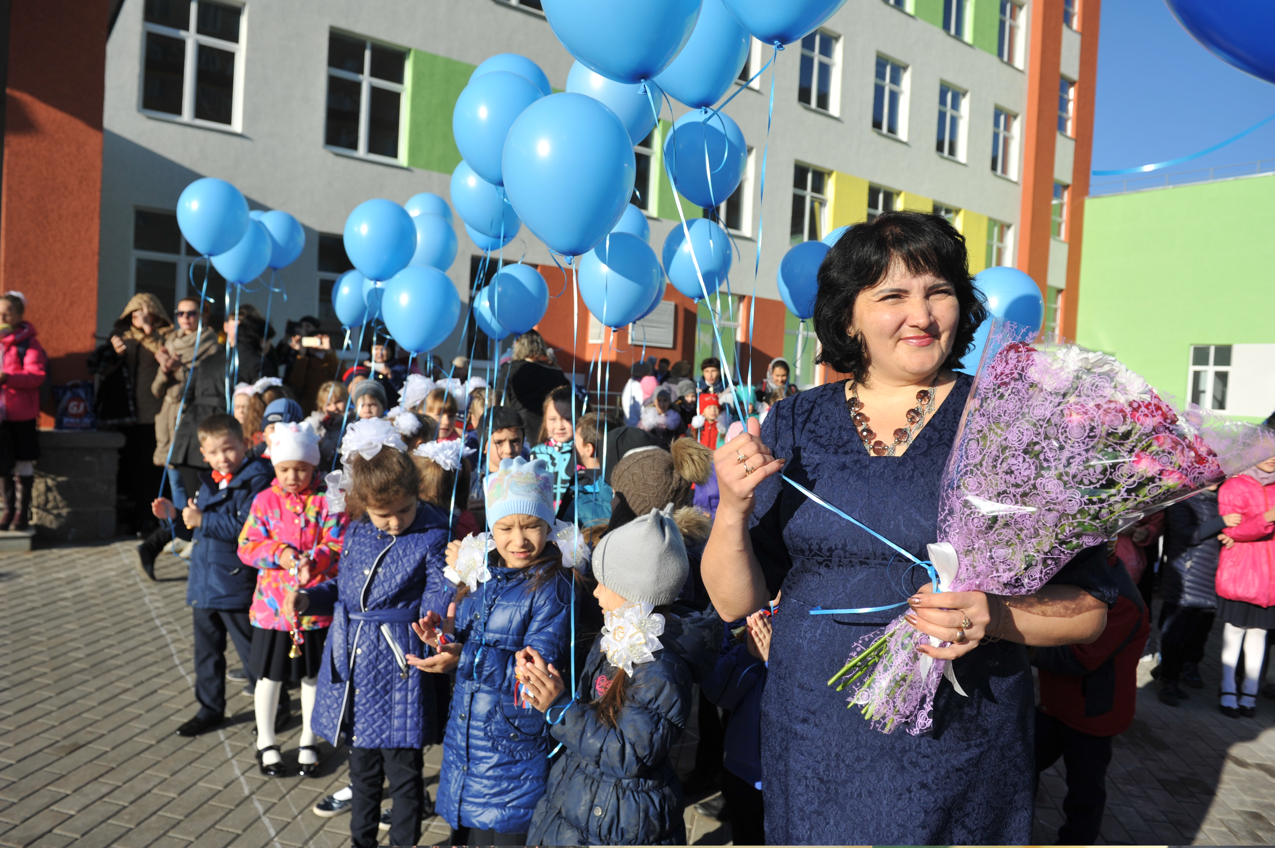 Глава Башкортостана и мэр Уфы открыли новую школу в Деме