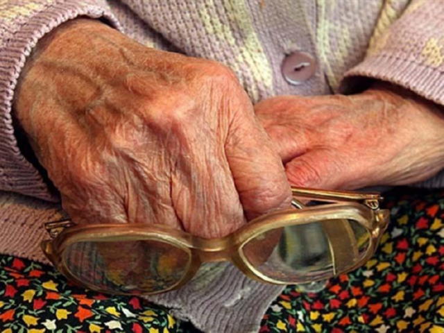 В Уфе разыскивают мошенниц, обокравших пенсионерку