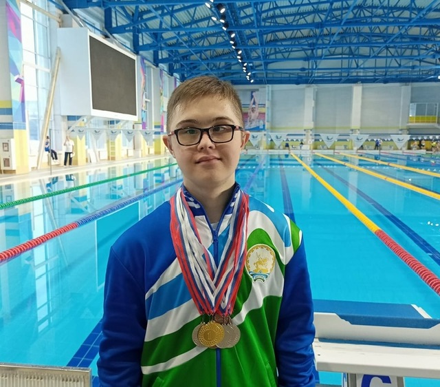 Билал Фазуллин завоевал три медали на чемпионате страны по плаванию