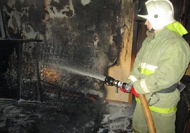 В Уфе из горящего дома вывели 60 человек