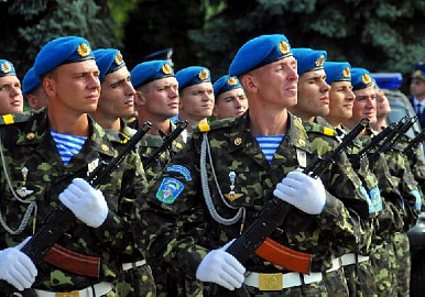 Владимир Путин поздравил десантников с днем ВДВ
