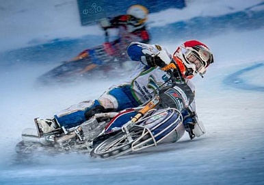 В Каменск-Уральском стартовал Финал 2 личного первенства России по мотогонкам на льду
