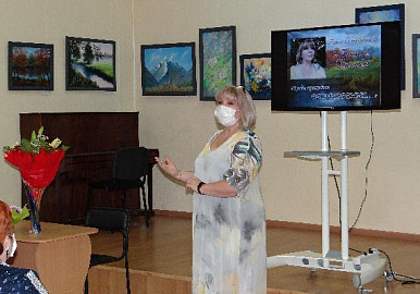 В Центральной городской библиотеке состоялось открытие выставки Татьяны Удинской