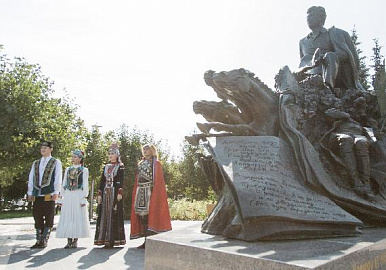 Пусть  лик Мустая будет символом нашего неделимого культурного пространства: Тимербулат Каримов 