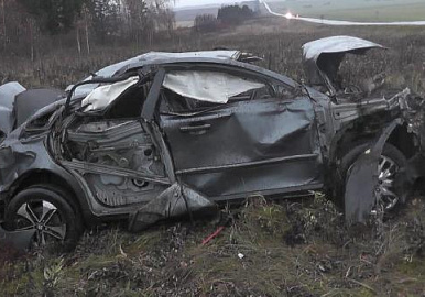 В Башкортостане скончались водитель и пассажир, перевернувшись в авто 