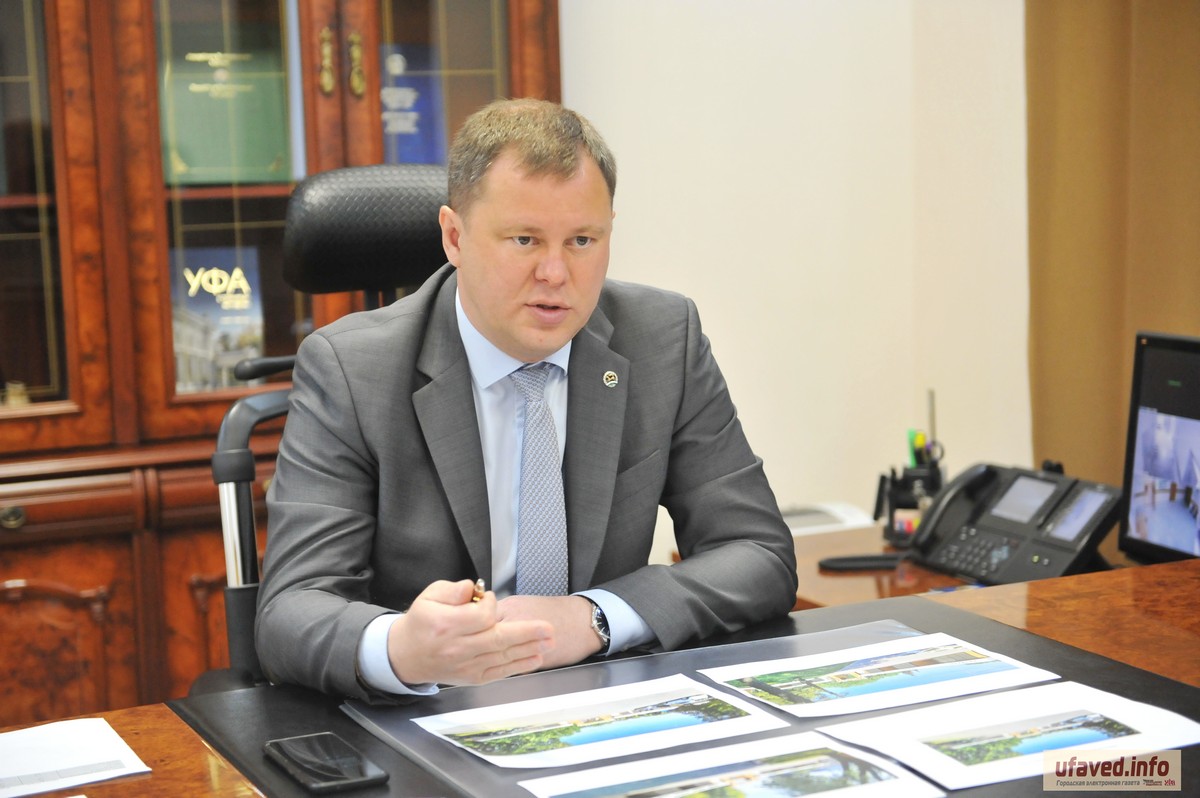 Глава администрации Октябрьского района Сергей Плотников вернулся из зоны боевых действий