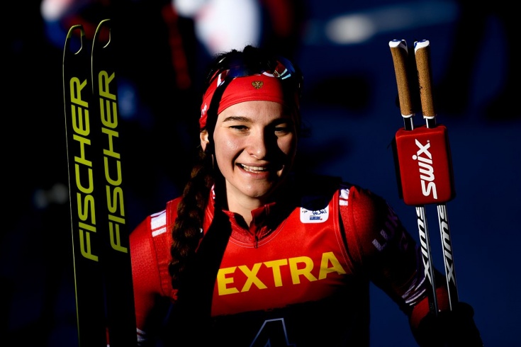 Наталья Непряева стала второй в гонке на 10 км на кубке мира по лыжам