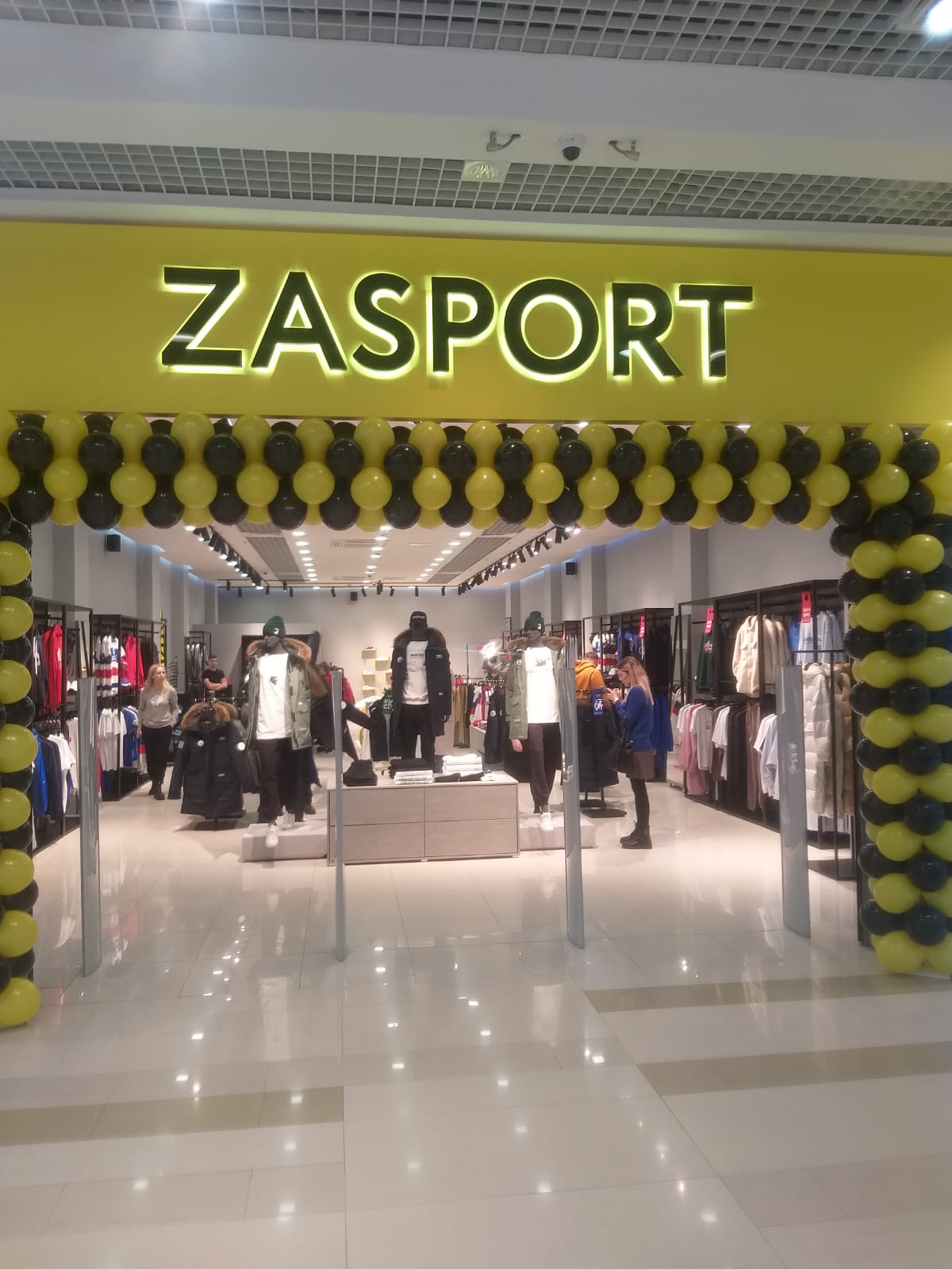 В ТК «Планета» открылся новый магазин ZASPORT 