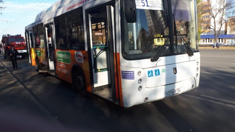 Три человека пострадали в Уфе из-за неисправности автобуса