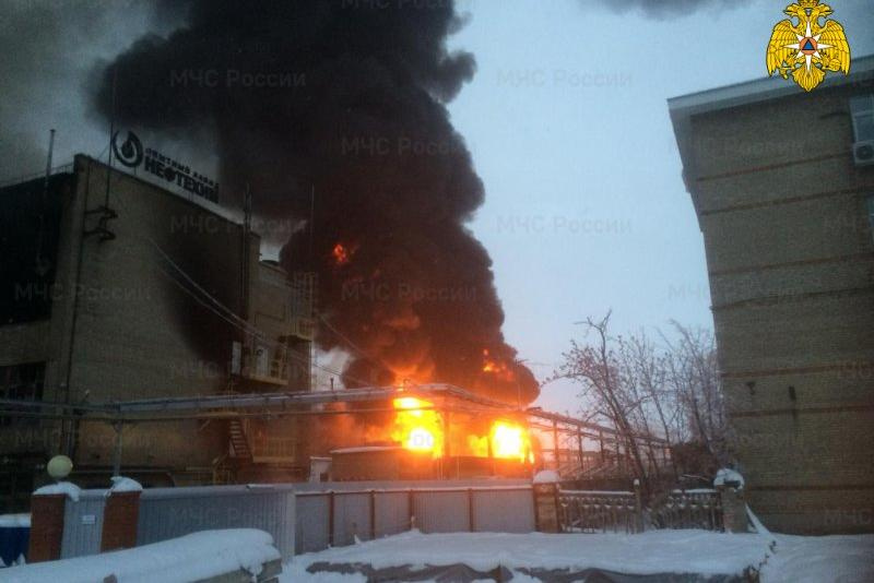 Крупный пожар на заводе в Уфе удалось локализовать
