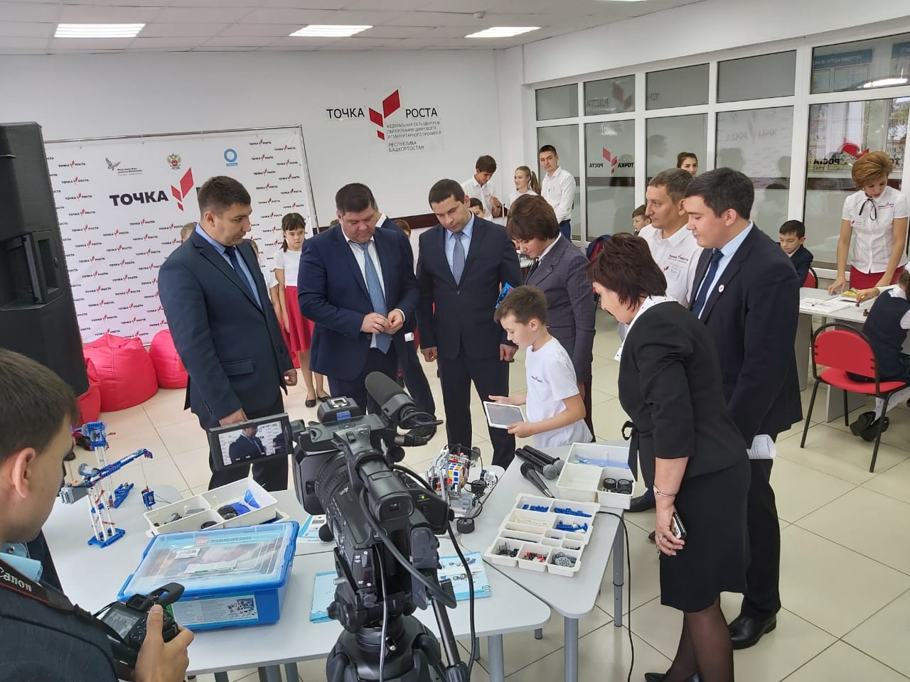 В школах Башкирии открылись Центры цифрового и гуманитарного профилей «Точка роста»