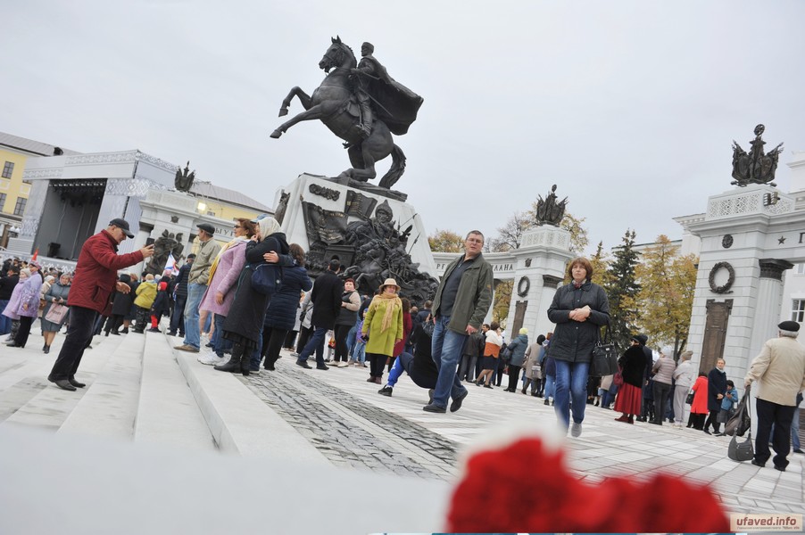 В Уфе открыли статую генералу Шаймуратову