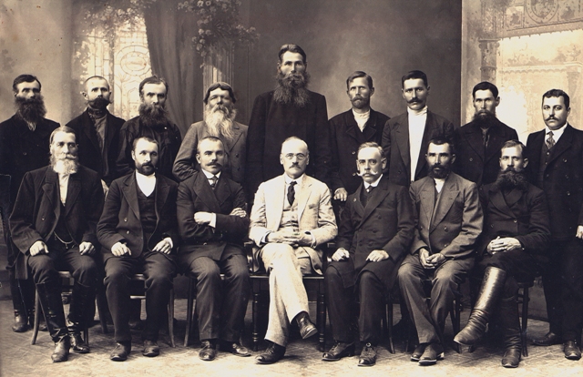 Работники Уфимской электростанции. 1915 г.jpg