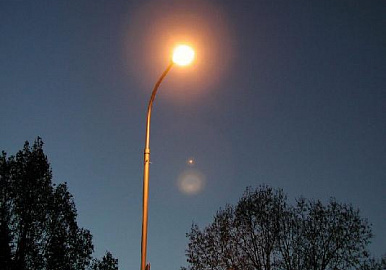 В Самохваловке демонтировали незаконно подключенные фонари