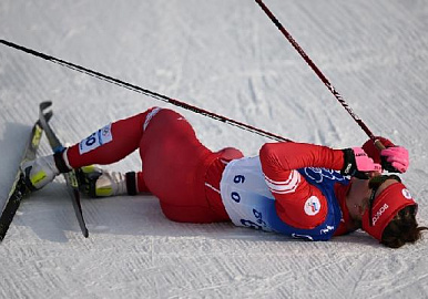 Россиянка Наталья Непряева заняла 4-е место в гонке на 10 км