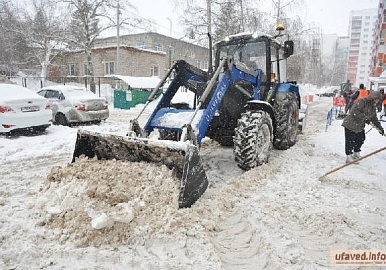 Мэр Уфы Ратмир Мавлиев раскритиковал работу по уборке снега