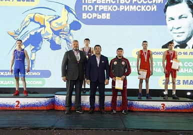 Башкирские борцы завоевали полный набор медалей на турнире в Уфе