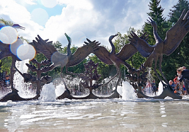 В Уфе торжественно открыли фонтан "Танцующие журавли"